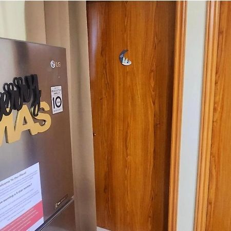 Kot Nu - Beach Themed Apartment - 3 Mins Walk From The Sea Flic-en-Flacq Esterno foto
