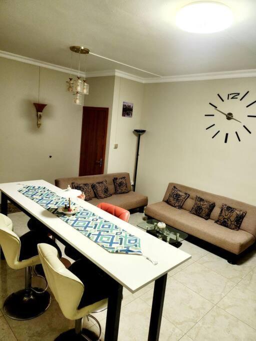 Kot Nu - Beach Themed Apartment - 3 Mins Walk From The Sea Flic-en-Flacq Esterno foto