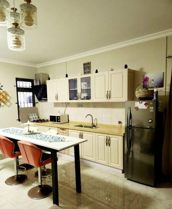 Kot Nu - Beach Themed Apartment - 3 Mins Walk From The Sea Flic-en-Flacq Esterno foto