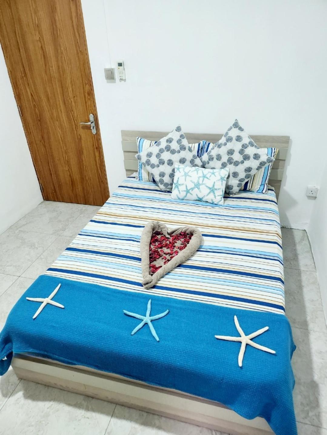 Kot Nu - Beach Themed Apartment - 3 Mins Walk From The Sea Flic-en-Flacq Esterno foto