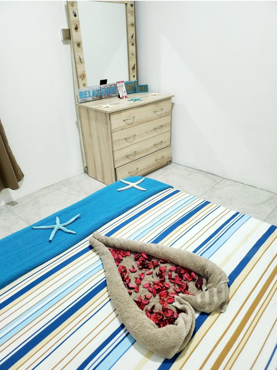 Kot Nu - Beach Themed Apartment - 3 Mins Walk From The Sea Flic-en-Flacq Esterno foto